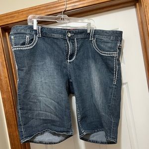 Vintage Torrid size 24 Bermuda shorts